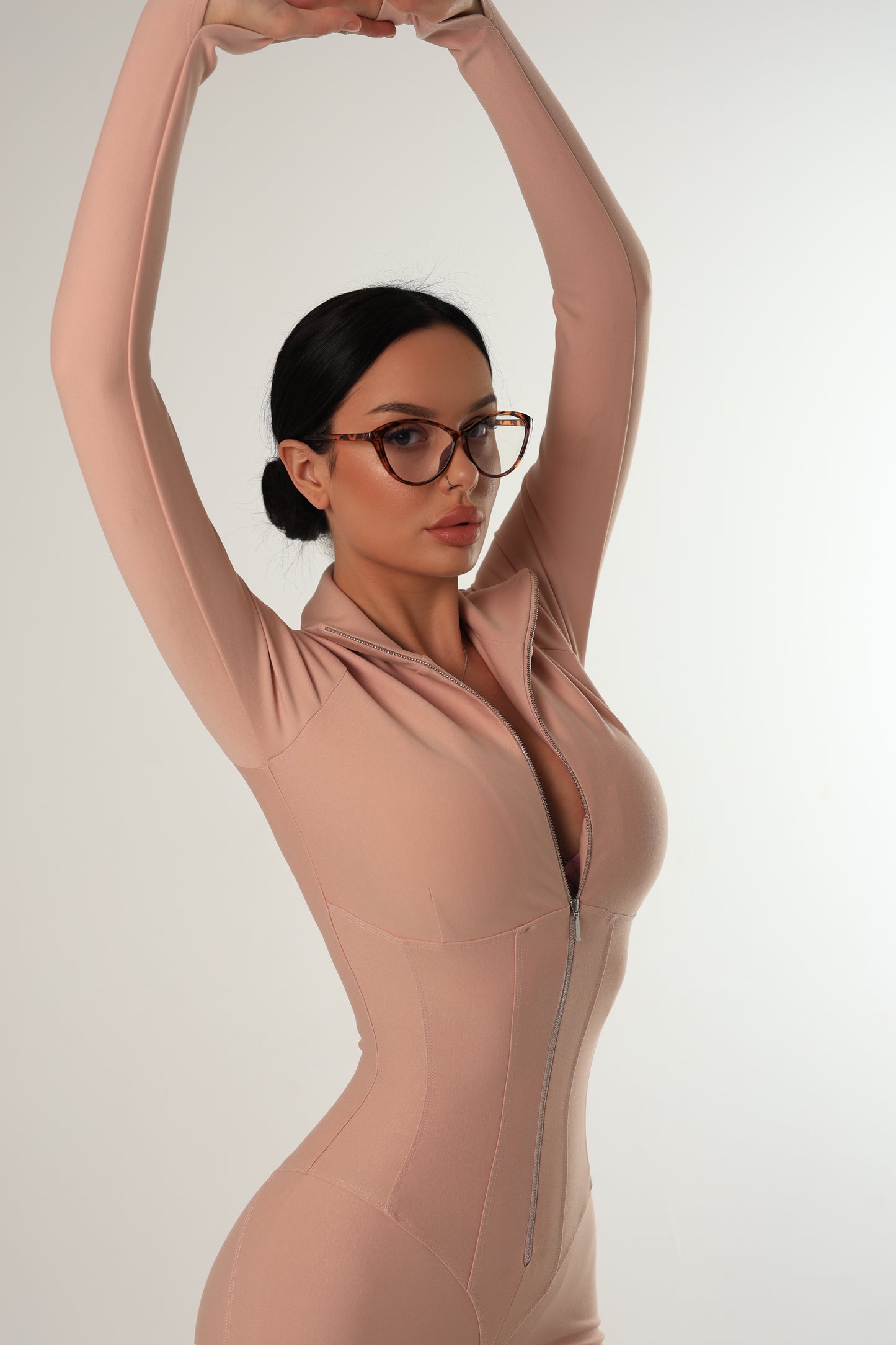 Бандажний комбінезон з ефектом корсету